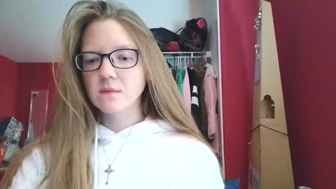 Snapshot of angelicangel3 chatting on November 2025 06:29:01 PM AngelicAngel online show from November 2025 06:29:01 PM