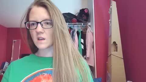 Snapshot of angelicangel3 chatting on December 2025 06:36:02 PM AngelicAngel online show from December 2025 06:36:02 PM