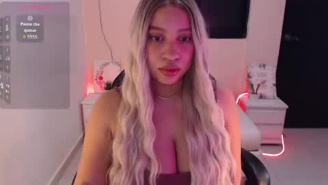 Snapshot of angelina_mia chatting on August 2026 05:42:01 AM angeli online show from August 2026 05:42:01 AM
