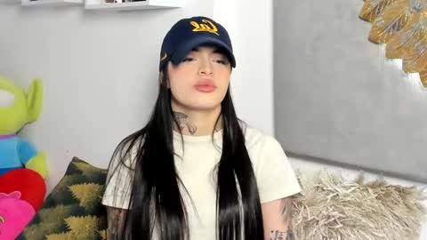 Angeline Smith  online show from December 2024 06:35:01 AM