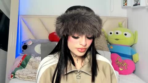 Angeline Smith  online show from March 2025 06:41:01 AM