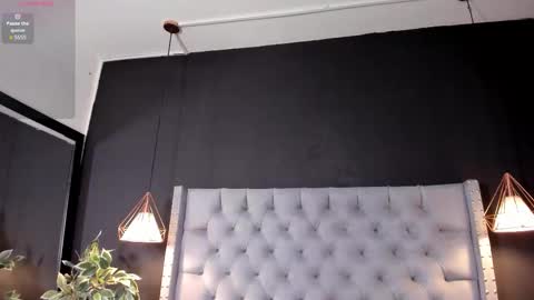 Angeline online show from October 2025 07:58:01 PM