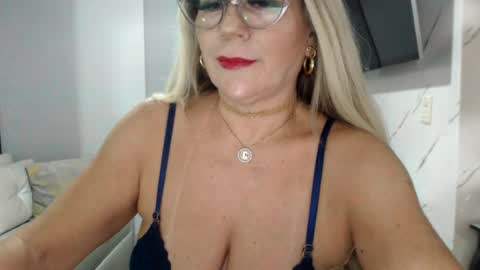 angelinna_12 online show from August 2026 04:04:02 AM