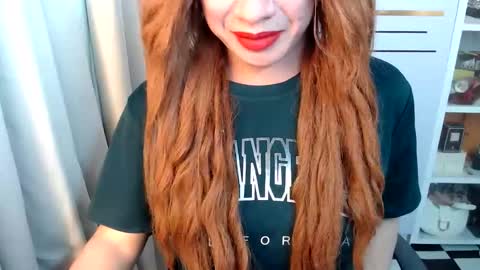 Snapshot of angelinnaxxx chatting on April 2026 09:12:02 PM Anglina online show from April 2026 09:12:02 PM