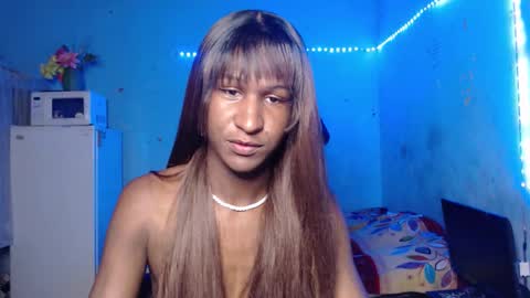 Snapshot of angell_dustt chatting on October 2025 02:01:02 AM Danielle online show from October 2025 02:01:02 AM