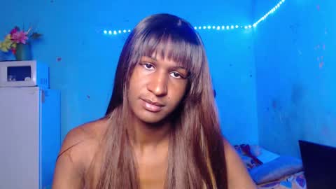 Snapshot of angell_dustt chatting on October 2025 07:04:02 PM Danielle online show from October 2025 07:04:02 PM