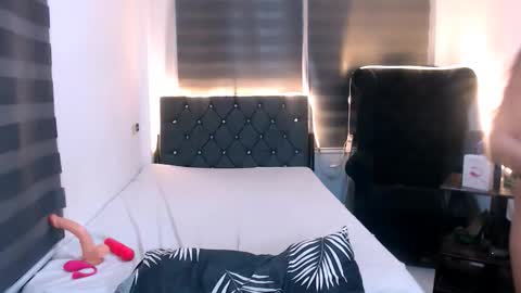 Snapshot of angella_dior chatting on September 2025 05:59:01 PM angella_dior online show from September 2025 05:59:01 PM