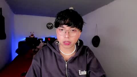 Angel  online show from May 2026 12:40:02 AM