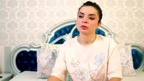 Snapshot of angelmarryy chatting on June 2026 05:04:01 AM Natalia online show from June 2026 05:04:01 AM