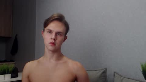 Angel online show from November 2025 07:10:01 PM