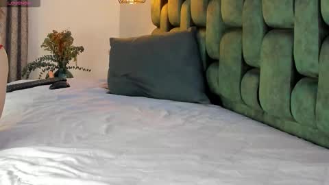 ANGIE online show from October 2025 03:00:01 PM