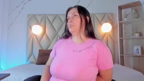 ANGIE online show from December 2025 01:50:02 PM