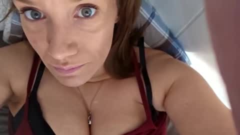 angelvanderpool71 online show from January 2025 02:14:02 PM