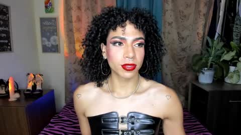 Snapshot of angelwhitte chatting on May 2026 11:00:02 PM angelwhitte online show from May 2026 11:00:02 PM