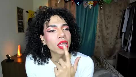 Snapshot of angelwhitte chatting on June 2026 04:04:02 AM angelwhitte online show from June 2026 04:04:02 AM