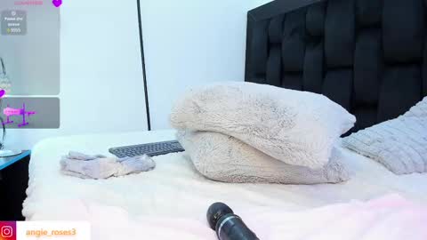 angiee roses online show from March 2025 02:32:01 AM