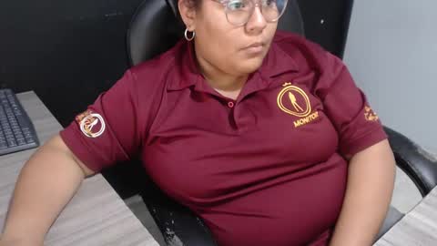 Snapshot of angy_ro12 chatting on October 2025 10:18:02 PM angy online show from October 2025 10:18:02 PM