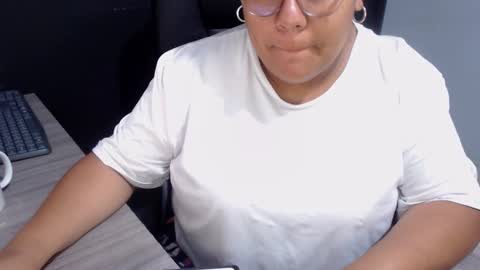 Snapshot of angy_ro12 chatting on October 2025 12:14:02 PM angy online show from October 2025 12:14:02 PM