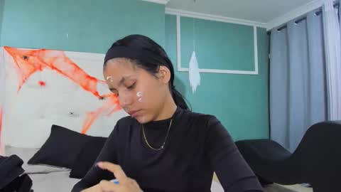 Ania online show from October 2025 12:55:01 PM