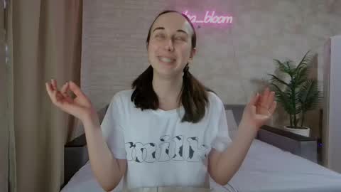 anikabloom online show from January 2025 08:07:02 AM