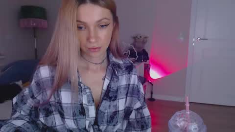 anita_moon_ online show from October 2025 04:07:02 PM