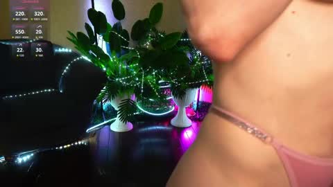 Snapshot of anita_von chatting on May 2026 05:05:02 AM anita_von online show from May 2026 05:05:02 AM