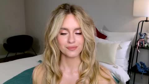 Anita online show from November 2025 10:20:02 PM