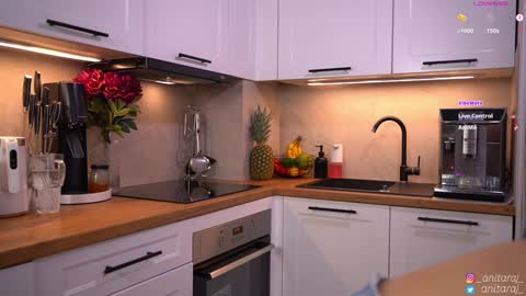 Snapshot of anitaraj_ chatting on November 2025 07:02:02 PM Im Anita thumb up me please its important online show from November 2025 07:02:02 PM