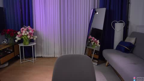 Im Anita thumb up me please its important online show from March 2026 06:03:01 PM