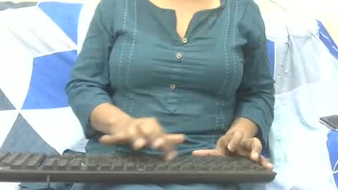 anjali_dogra786 online show from October 2025 08:10:01 AM