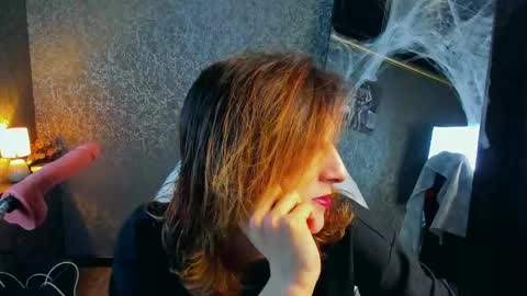 Snapshot of anjella_botton chatting on May 2026 06:58:02 PM Angel online show from May 2026 06:58:02 PM