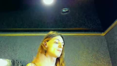 Snapshot of anjella_botton chatting on May 2026 06:57:01 PM Angel online show from May 2026 06:57:01 PM