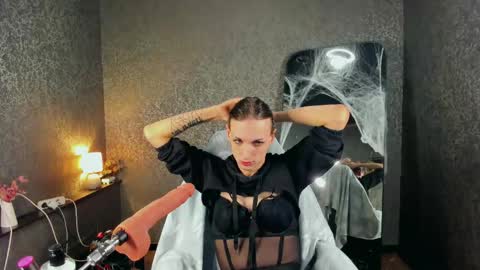 Snapshot of anjella_botton chatting on May 2026 06:27:02 PM Angel online show from May 2026 06:27:02 PM