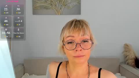 Snapshot of ann_annise chatting on July 2026 09:14:02 AM ann_annise online show from July 2026 09:14:02 AM