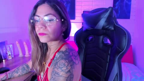 Anna  online show from February 2025 12:57:02 PM