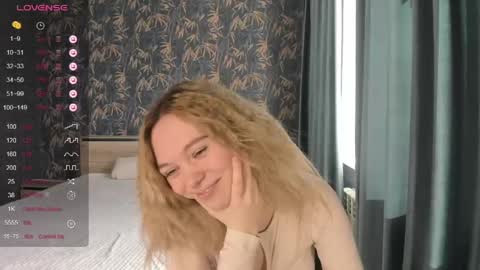 Snapshot of anna_aaaa chatting on June 2026 02:33:01 PM Anna online show from June 2026 02:33:01 PM
