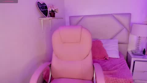 Snapshot of anna_blade_ chatting on July 2026 06:39:02 PM ANNA online show from July 2026 06:39:02 PM