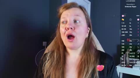Snapshot of anna_bones chatting on September 2025 10:31:01 AM Anna online show from September 2025 10:31:01 AM