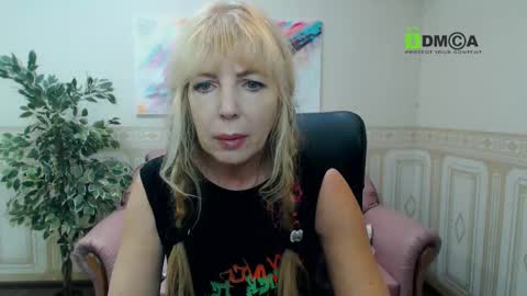 Snapshot of anna_ditrih chatting on December 2024 12:44:01 PM Anna Ditrih online show from December 2024 12:44:01 PM