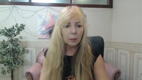 Snapshot of anna_ditrih chatting on December 2024 12:34:01 PM Anna Ditrih online show from December 2024 12:34:01 PM