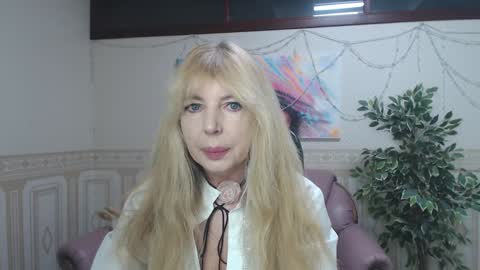 Snapshot of anna_ditrih chatting on January 2025 12:27:02 PM Anna Ditrih online show from January 2025 12:27:02 PM