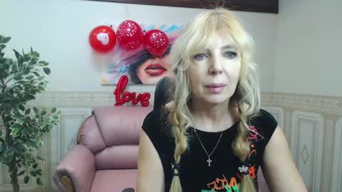 Snapshot of anna_ditrih chatting on February 2025 01:16:02 PM Anna Ditrih online show from February 2025 01:16:02 PM