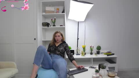 Anna online show from October 2025 04:57:02 AM