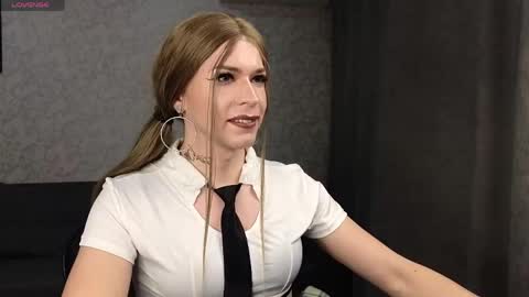 Anna online show from May 2026 10:16:02 PM