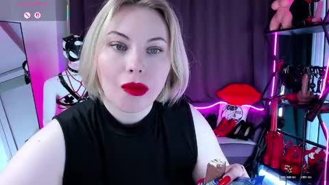 Snapshot of anna_maxwell chatting on June 2026 02:12:01 AM Anna online show from June 2026 02:12:01 AM