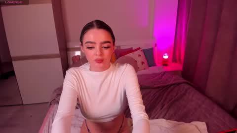 Snapshot of anna_nickol chatting on January 2025 06:43:02 PM Anna online show from January 2025 06:43:02 PM