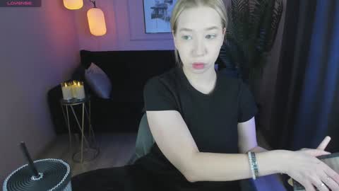 Snapshot of annabelle_art chatting on December 2024 07:05:01 AM Annabelle online show from December 2024 07:05:01 AM