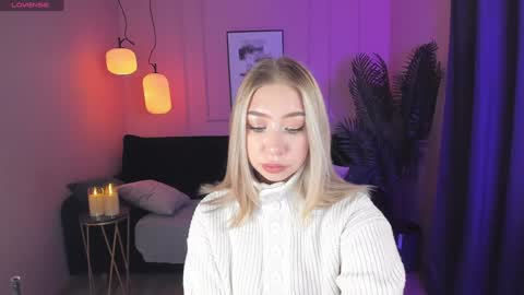 Snapshot of annabelle_art chatting on December 2024 05:18:02 PM Annabelle online show from December 2024 05:18:02 PM