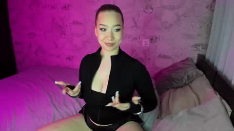 Snapshot of annabelle_art chatting on January 2025 09:00:01 PM Annabelle online show from January 2025 09:00:01 PM