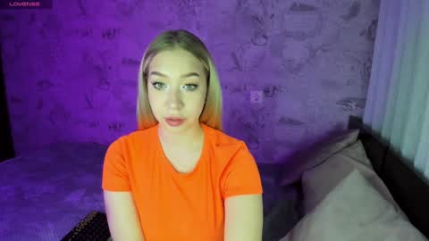 Snapshot of annabelle_art chatting on January 2025 12:39:02 AM Annabelle online show from January 2025 12:39:02 AM